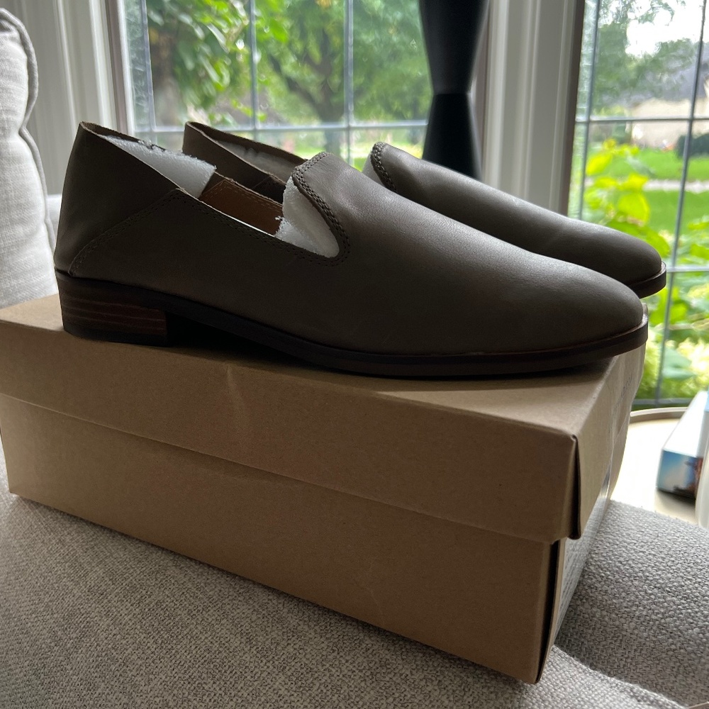 Lucky Brand Cahill Leather Flat